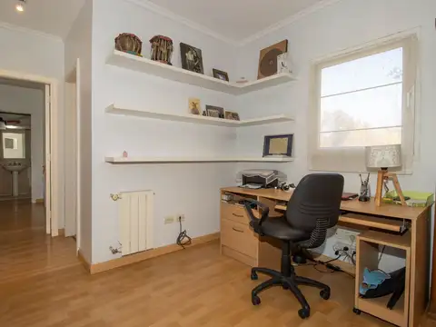 Casa en Alquiler con 2 cocheras