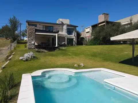 VENTA CASA CON VISTAS EN POSTA CARRETA CLUB CAMPO