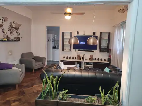 Departamento en venta en Almagro. 4 amb. cocina separada a gas. baño completo y bañera y lavadero