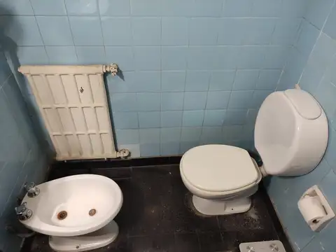 Departamento en venta en Almagro. 4 amb. cocina separada a gas. baño completo y bañera y lavadero