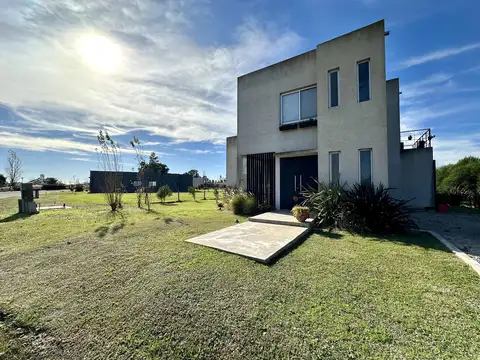 Casa en Alquiler de 3 dormitorios