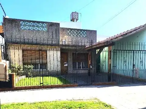 CASA EN VENTA DE LA PEÑA 507 WILDE