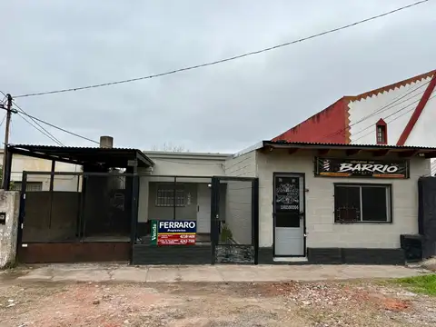 CASA C/3 DUPLEX Y 1 LOCAL EN VENTA