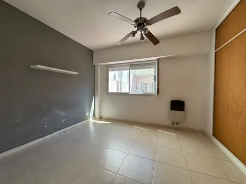 Carlos Antonio López 3800, Piso 1