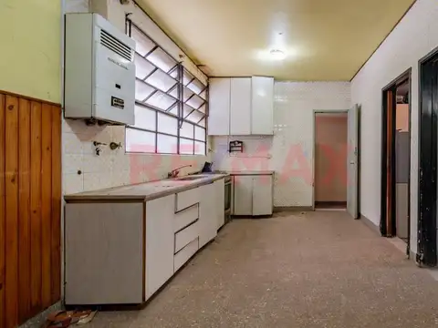 VENTA CASA EN LOTE PROPIO PARQUE CHAS.