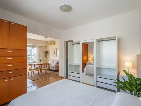 2 ambientes en piso alto con balcón en Monserrat