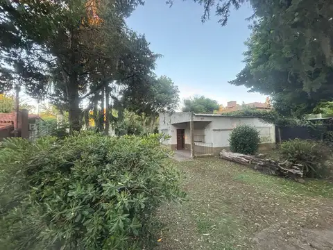 1200 m2. Hermoso terreno y casa a reciclar