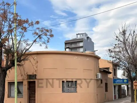 Casa + local comercial