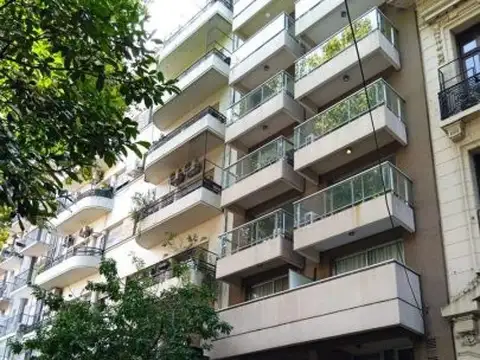 MONOAMBIENTE AMPLIO DIVISIBLE CON BALCON EN RECOLETA