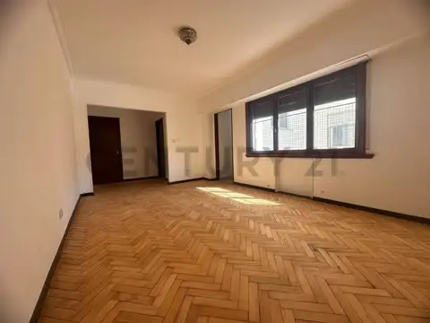 Paraguay 4000, Piso 4