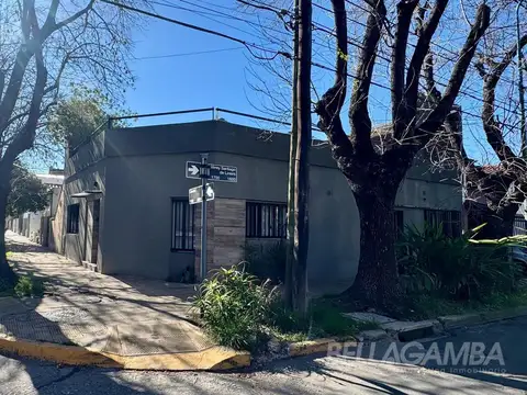 CASA VENTA FLORIDA 4 AMBIENTES COCHERA