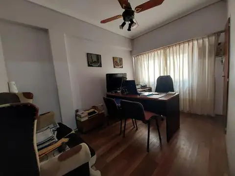 DEPARTAMENTO 3 AMBIENTES C/PATIO Y BALCON-Apto Prof.