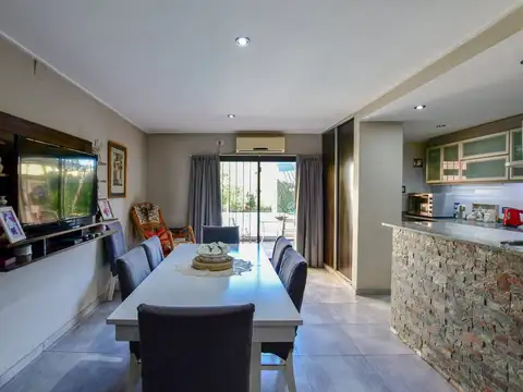 Casa en Venta en Lisandro Olmos Etcheverry, USD 110.000