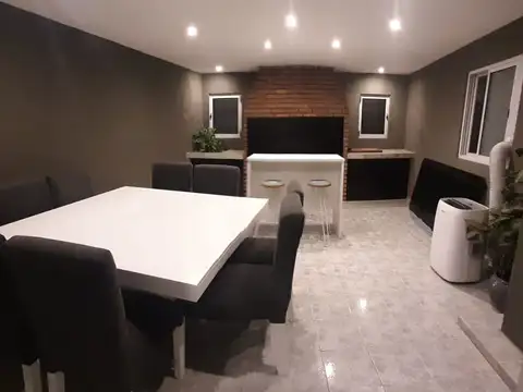 Depto Tipo Casa en Venta de 6 ambientes