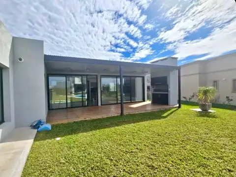 Casa en Alquiler de 3 dormitorios