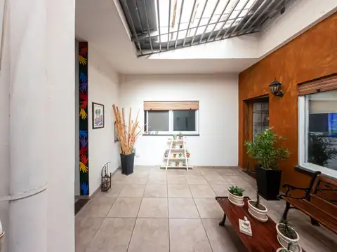 Casa 7 ambientes con 3 baños