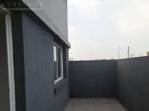 Venta en Bloque Galpón - Depósito San Justo  Excelente ubicación. 6 deptos en Planta Alta