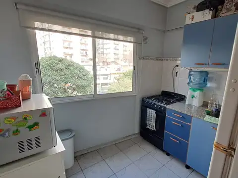 Departamento 2amb. luminoso con 2 balcones