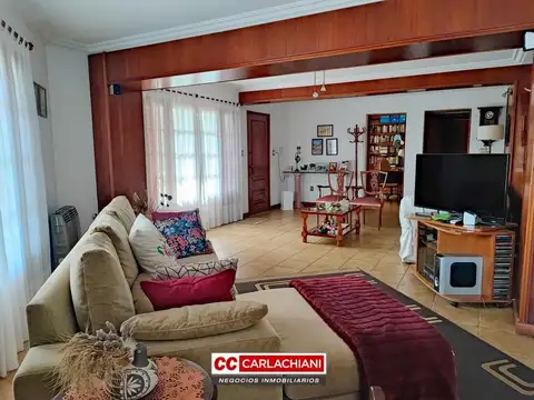 Casa 6 ambientes con 3 baños