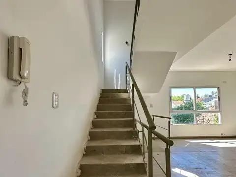 Casa 2 ambientes con 2 baños