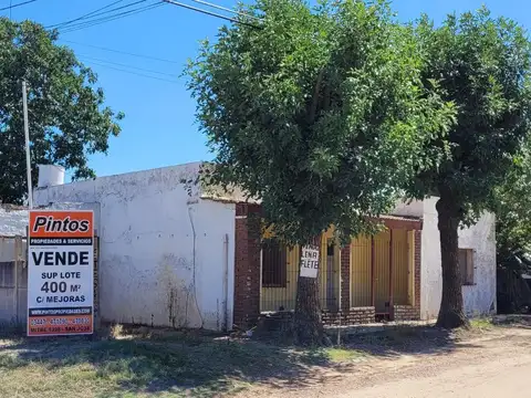 Casa sobre Irigoyen esquina Junín