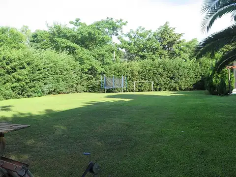 Lote en la tercer etapa, nivelado y parquizado