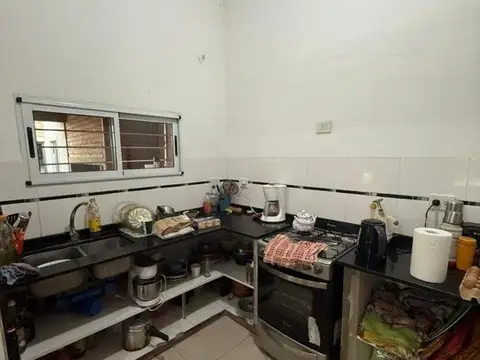 Casa de 3 habitaciones y piscina en Punta Chacra, Roldán