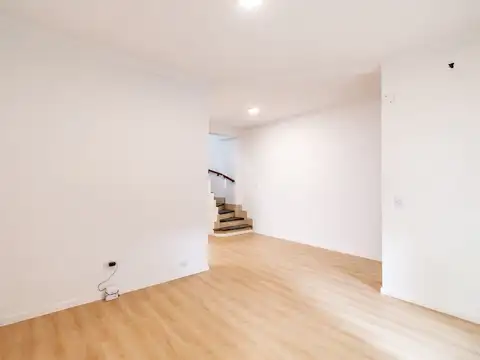 VTA. CASA 4 AMB C/CHOCH.VILLA ORTUZAR APTA CREDITO