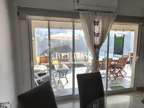 Casa en Venta con 4 cocheras