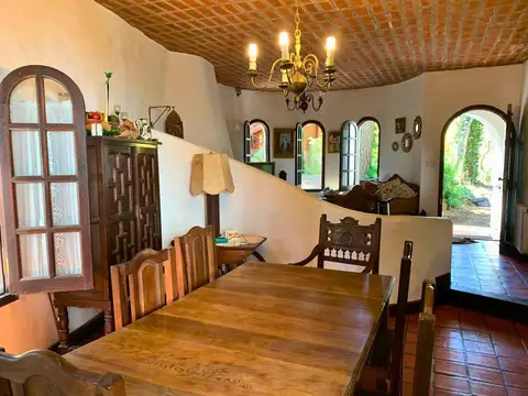 Casa 6 ambientes con 3 baños
