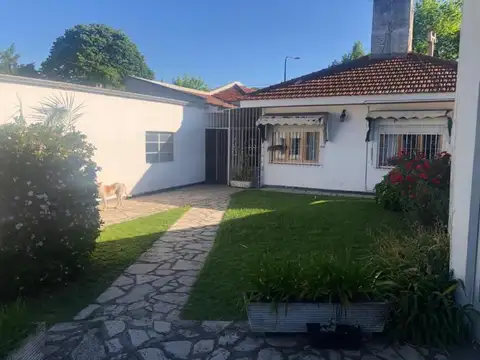 Casa en Venta en City Bell [Cod: 7253-34]