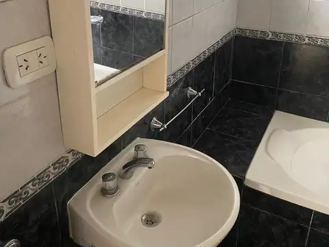 Casa en Alquiler con 1 cochera