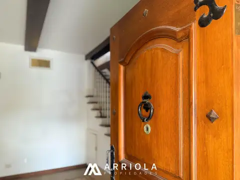 Casa 5 ambientes con 5 baños