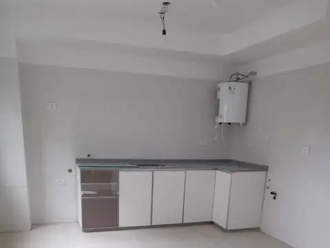 Cardoso 2300, Piso 1