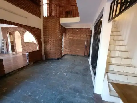 Depto Tipo Casa en Alquiler de 3 dormitorios