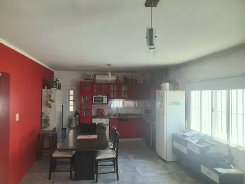 VENTA CASA 3AMB + UNIDAD A RECICLAR  EN LOTE 300M2