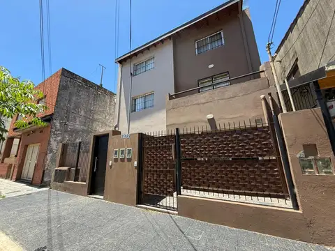 Departamento tipo duplex 3 ambientes - Excelente estado