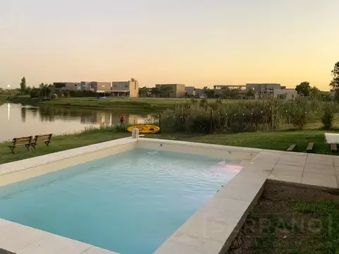 Casa al agua en alquiler temporal en el Canton 