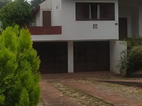 Casa en venta - 4 Dormitorios 4 Baños 2 Cocheras - 480Mts2 - Santa Teresita