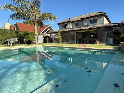 Casa en Venta con 1 cochera