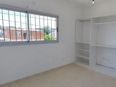 Depto Tipo Casa 3 ambientes con 1 baño