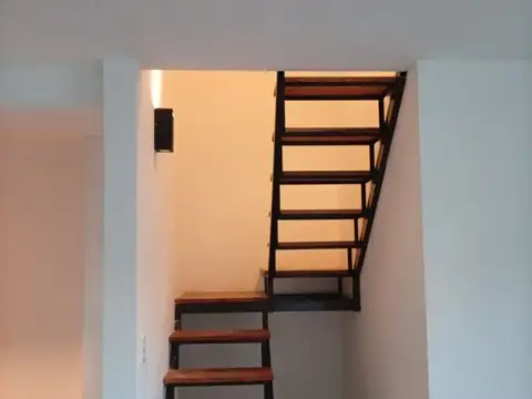 Depto Tipo Casa en Venta en Villa España, USD 65.000