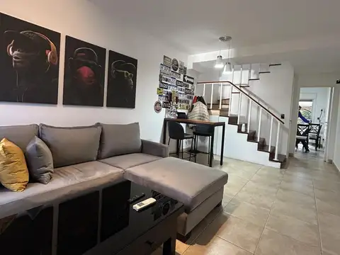 Depto Tipo Casa 3 ambientes con 1 baño