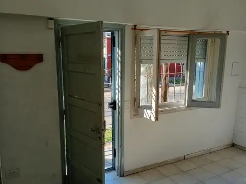 Depto Tipo Casa 2 ambientes con 1 baño
