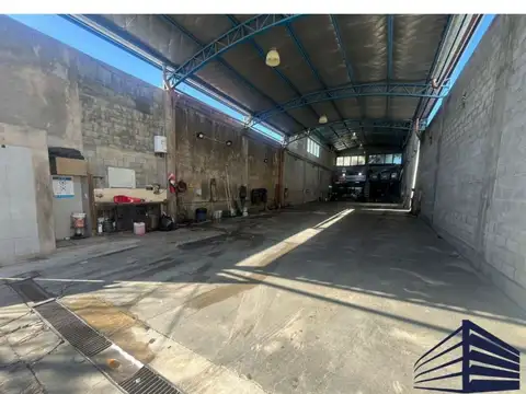 Galpon en Venta 10  mts Frente