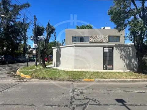 CASA LOTE PROPIO 3 AMBIENTES CON PARQUE Y PILETA