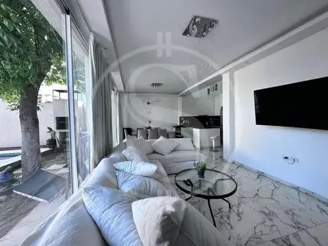 Casa en Alquiler en Villa Adelina, USD 2.300