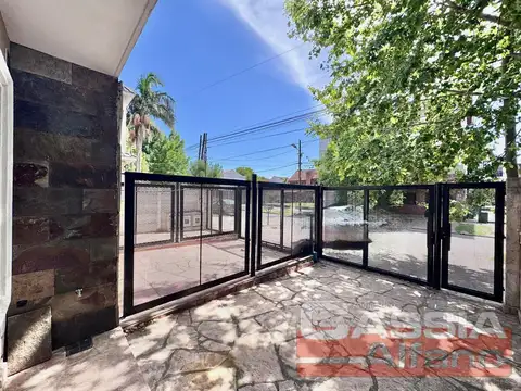 Depto Tipo Casa en Venta con 1 cocheras