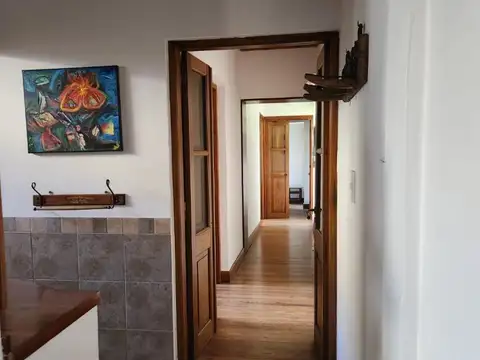 Casa de doble altura, estilo toscano de 3 dorm