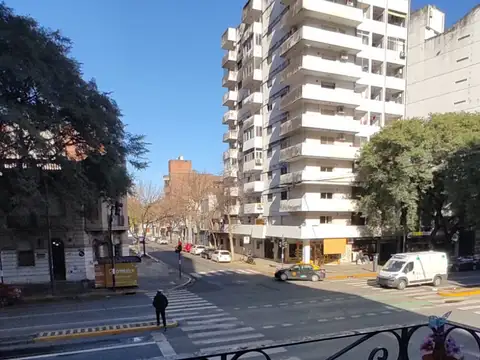 PELLEGRINI 1800, Piso 1